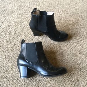 🔎 B.A.I.T. ‘Rome’ Chelsea Boot